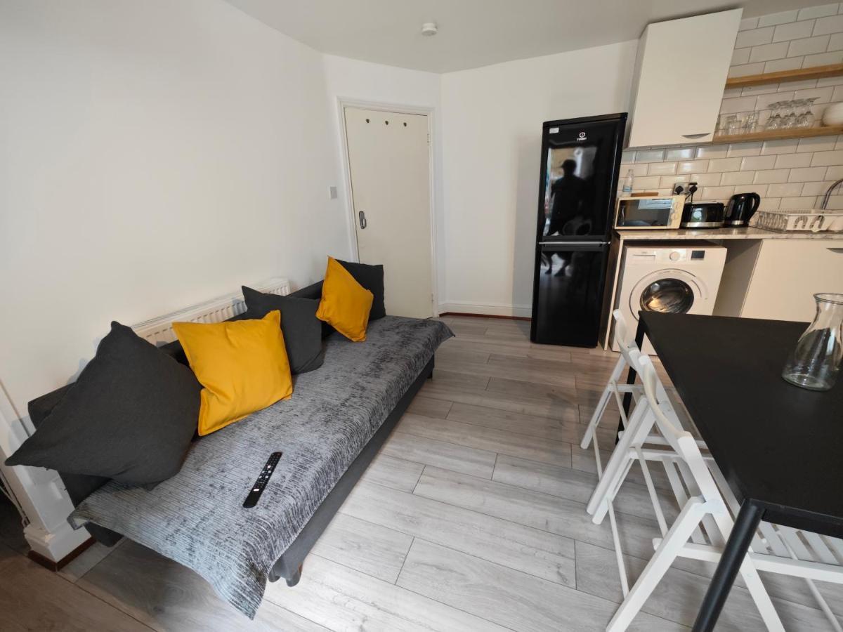 2 Bedroom 2 Bathroom Apartment In Old St - Shoreditch - Zone 1 Londra Dış mekan fotoğraf
