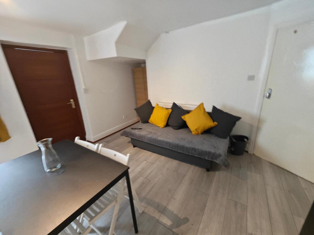 2 Bedroom 2 Bathroom Apartment In Old St - Shoreditch - Zone 1 Londra Dış mekan fotoğraf