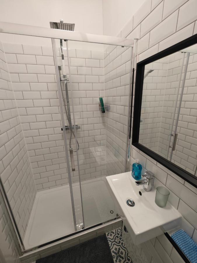 2 Bedroom 2 Bathroom Apartment In Old St - Shoreditch - Zone 1 Londra Dış mekan fotoğraf